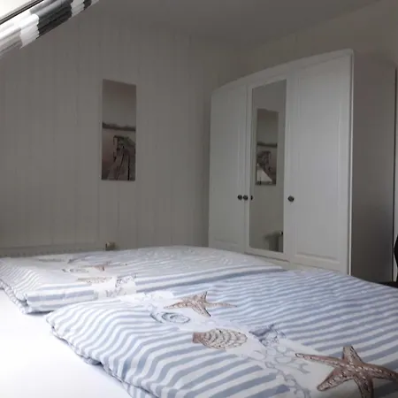 Haus Bikker * Ihlow (Aurich)